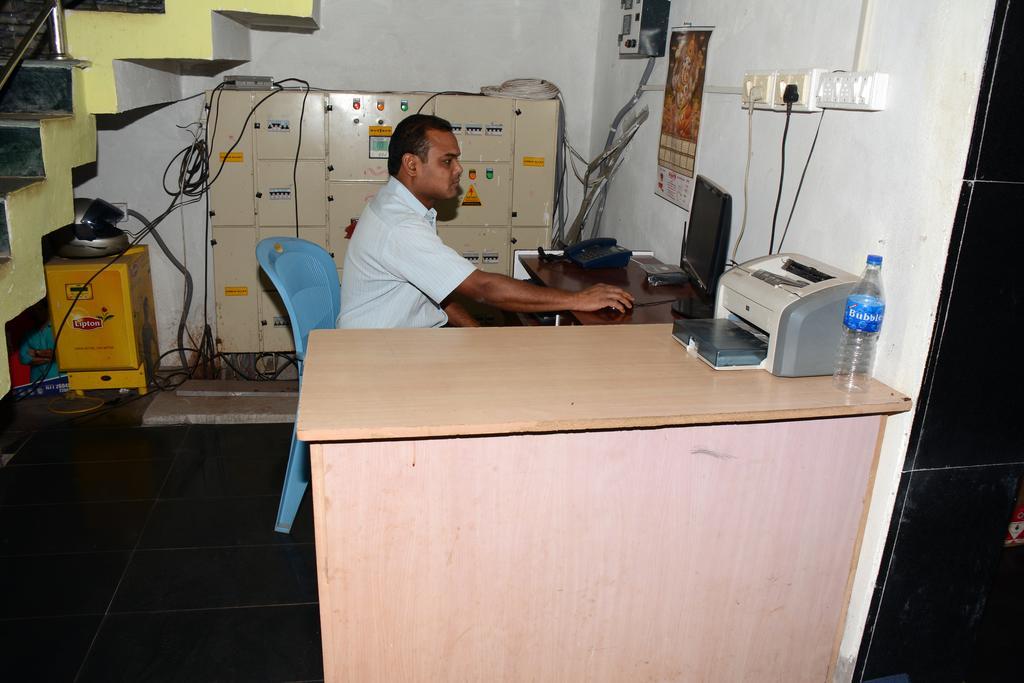 Hotel Nirmal Inn Bhubaneswar Eksteriør bilde