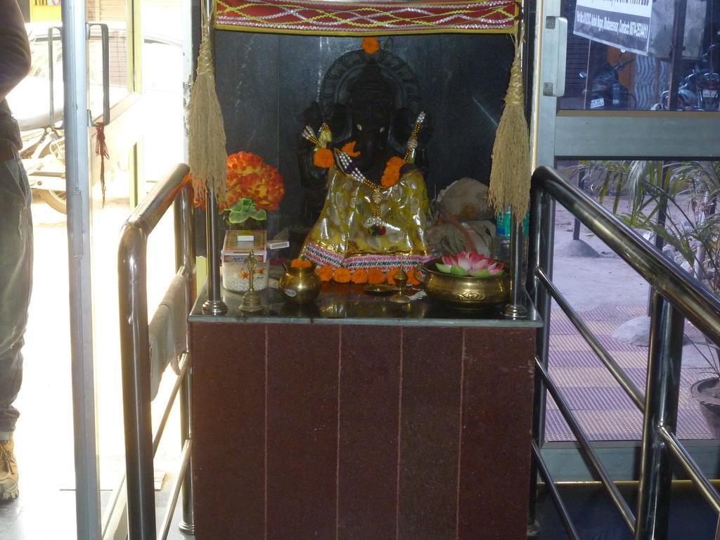 Hotel Nirmal Inn Bhubaneswar Eksteriør bilde